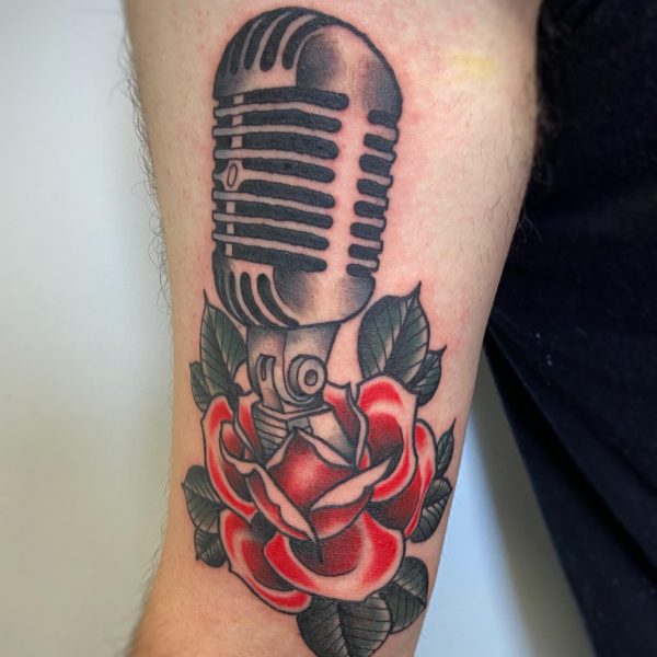 Cam May 2021 Red Rose microphone