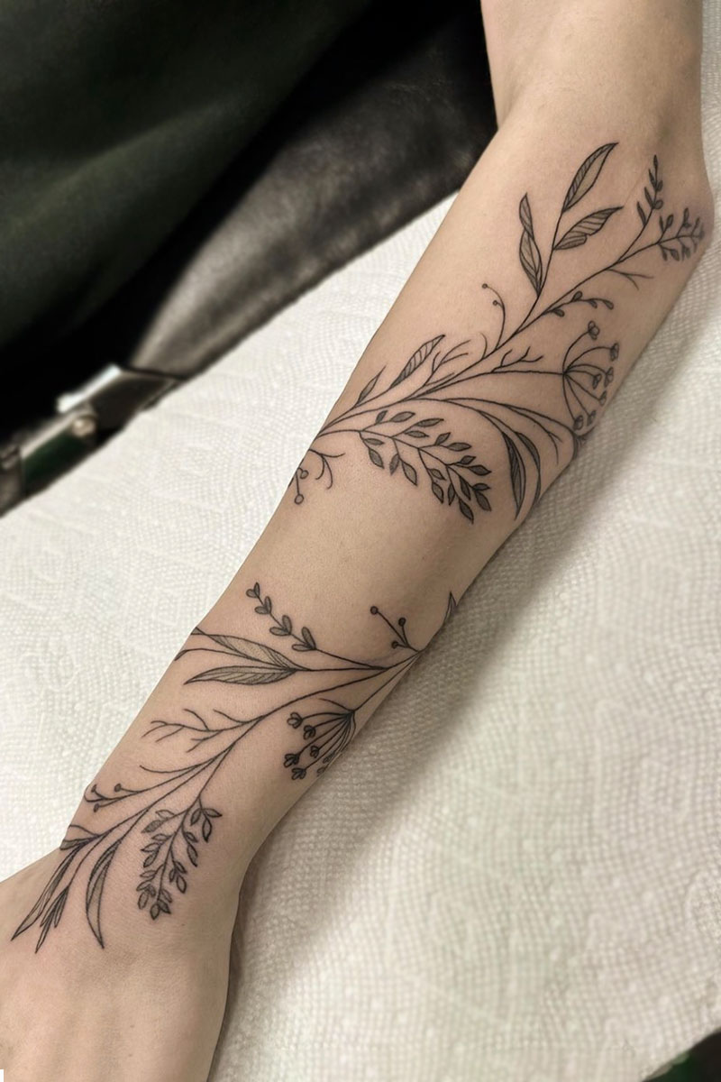 Polubienia 627 komentarze 4  Tattooist Grain tattoograin na  Instagramie  leafleaftatto  Around arm tattoo Wrap around wrist  tattoos Sleeve tattoos