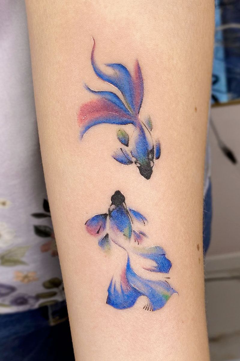 Last weekend I got a tattoo and I'm completely unhappy with it. Little  blowouts, the lotus is just wonky...considering getting a betta over it  once it has healed. Anyone experienced in sketching
