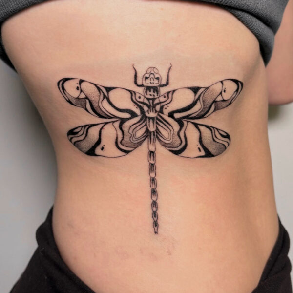 blackwork_tattoo_dragonfly_abstract_wings