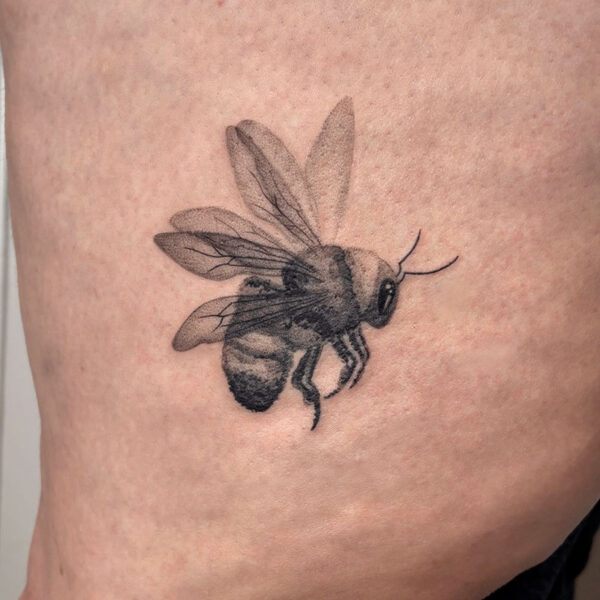 tattoo_bumblebee_flapping_wings