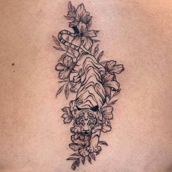 tattoo_tiger_flowers