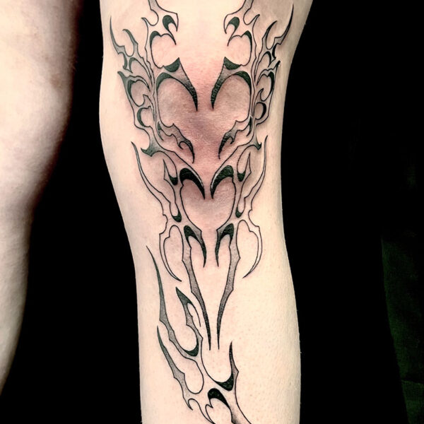 abstract_hearts_knee_tattoo