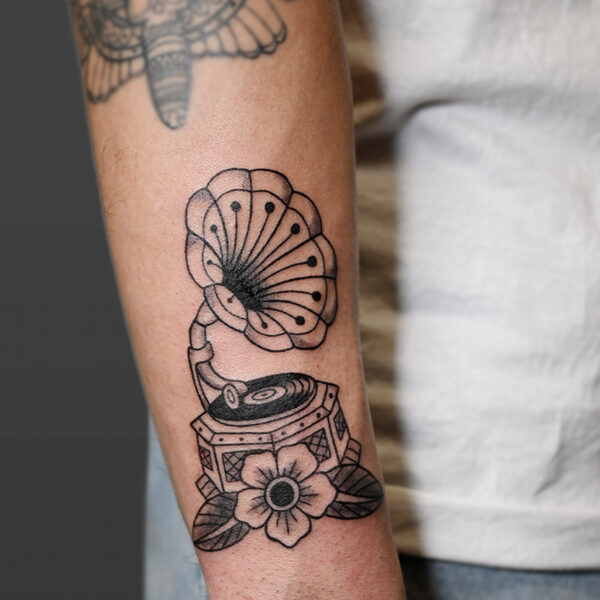 Atticus Tattoo| American Traditional tattoo of a phonograph