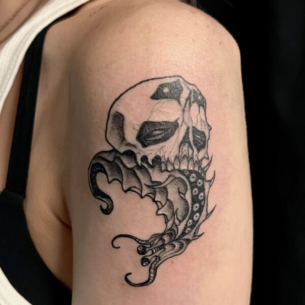 dark_art_skull_snail_tattoo