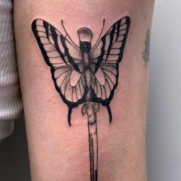 blackgrey-tattoo-butterfly-dagger