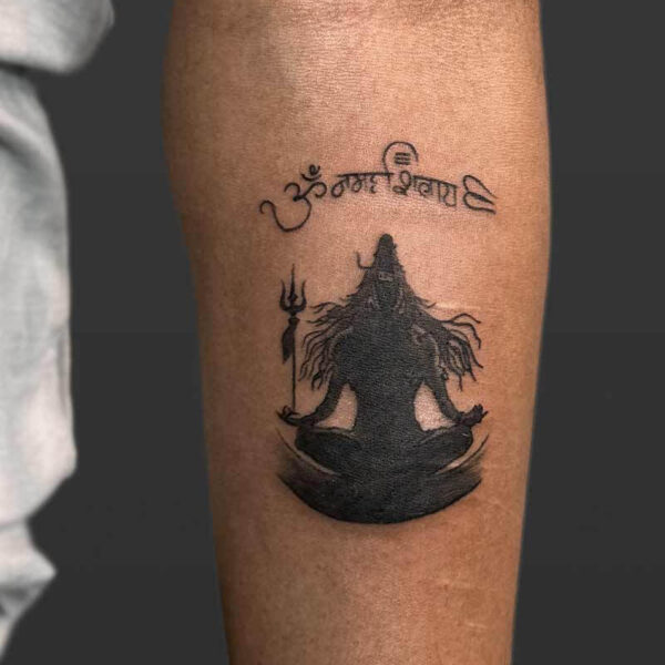 blackwork-tattoo-hindu-god