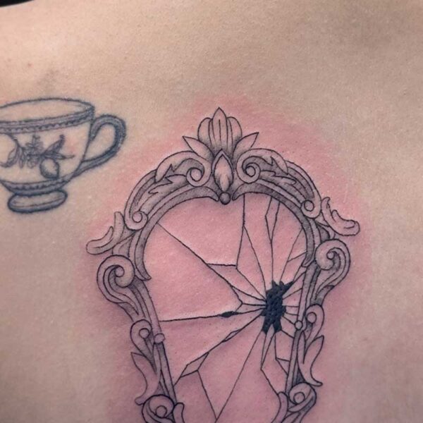 illustrative-tattoo-ornamental-broken-mirror