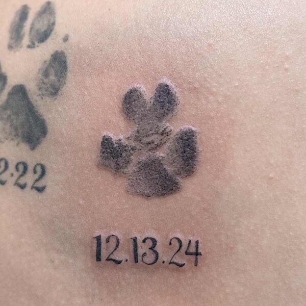 realism-tattoo-paw-print-date