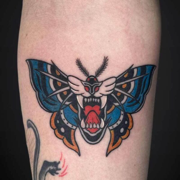 american-traditional-tattoo-moth