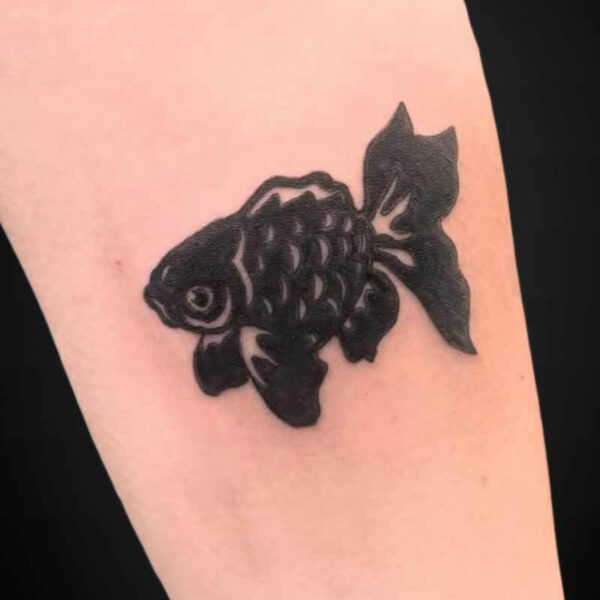 Blackwork Tattoo- Black Goldfish Atticus Tattoo| Blackwork tattoo of a black goldfish