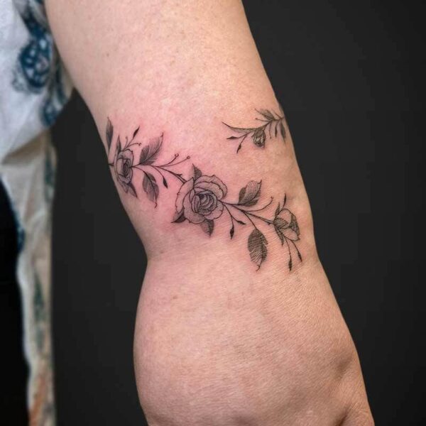 fineline-tattoo-rose-wrist-band fineline-tattoo-rose-wrist-band