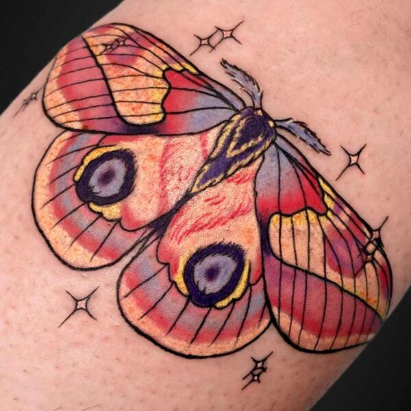 neotraditional-tattoo-colourful-moth