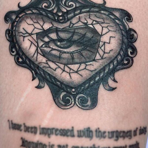 neotraditional-tattoo-eye-broken-mirror