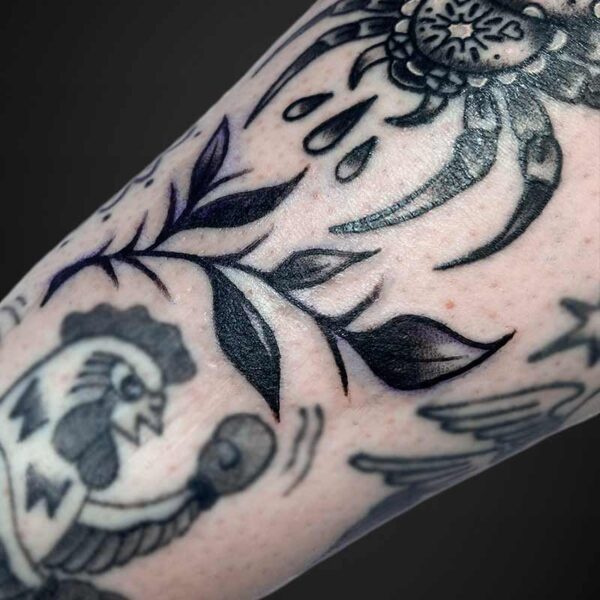 neotraditional-tattoo-leaf-spider