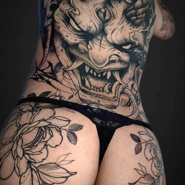 neotraditional-tattoo-oni-flowers