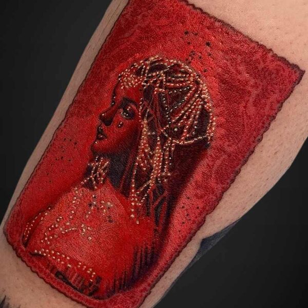 realism-tattoo-portrait-woman-beads