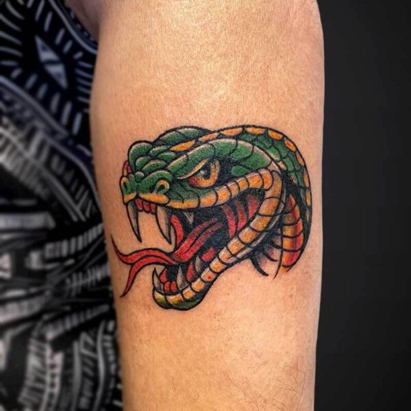 american-traditional-tattoo-cobra-head american-traditional-tattoo-cobra-head