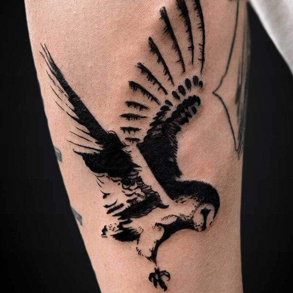 blackwork-tattoo-barn-owl blackwork-tattoo-barn-owl