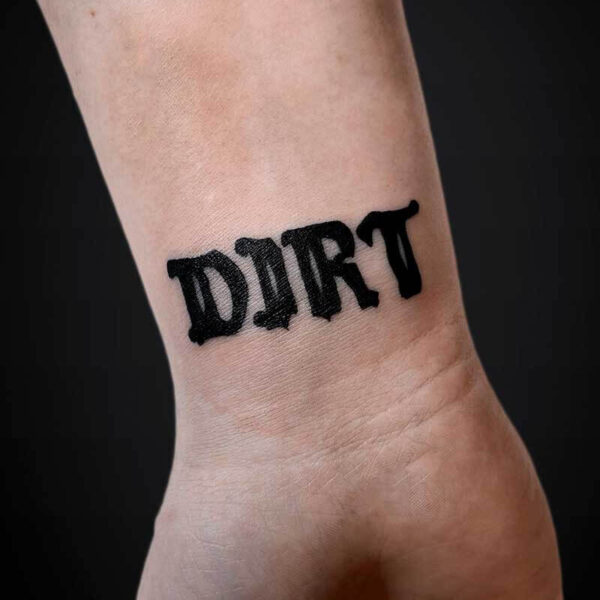blackwork-tattoo-script-DIRT blackwork-tattoo-script-DIRT