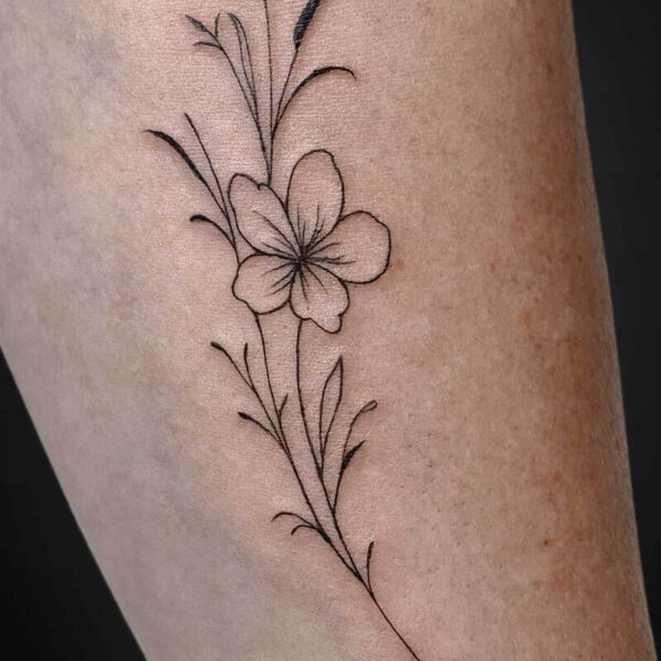 fineline-tattoo-flower-leaves fineline-tattoo-flower-leaves