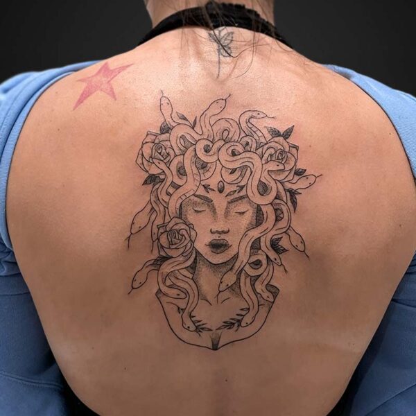 black-grey-tattoo-medusa
