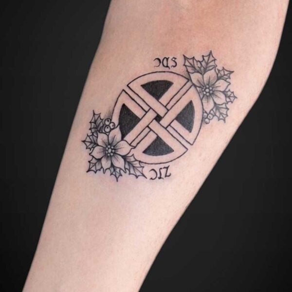blackgrey-tattoo-pointsettas-celtic-knot