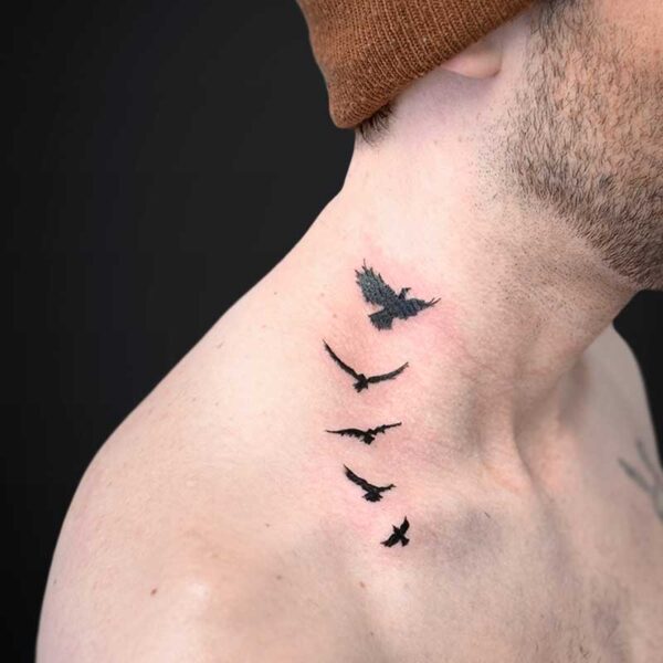 blackwork-tattoos-birds-flyng