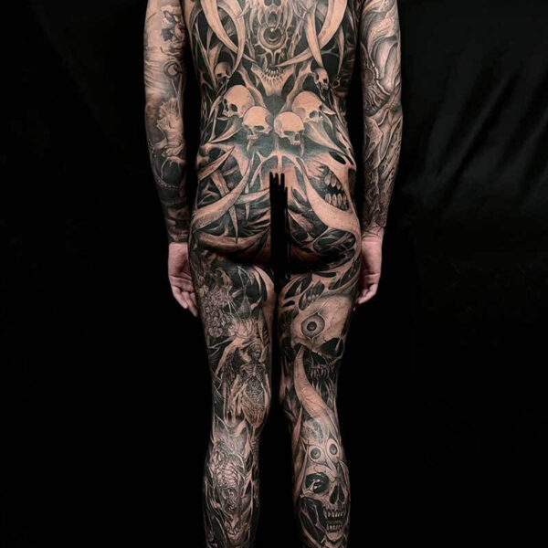 blackwork-tattoos-full-body-monsters