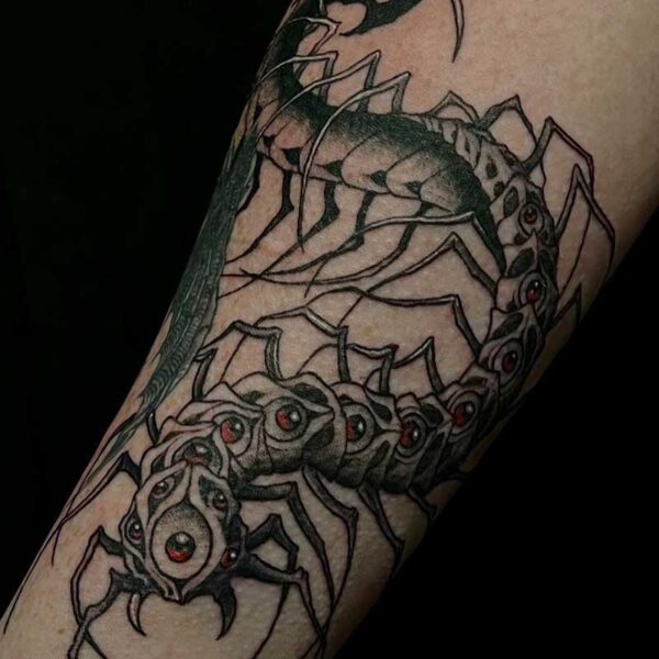 dark-art-tattoo-monster-centipede