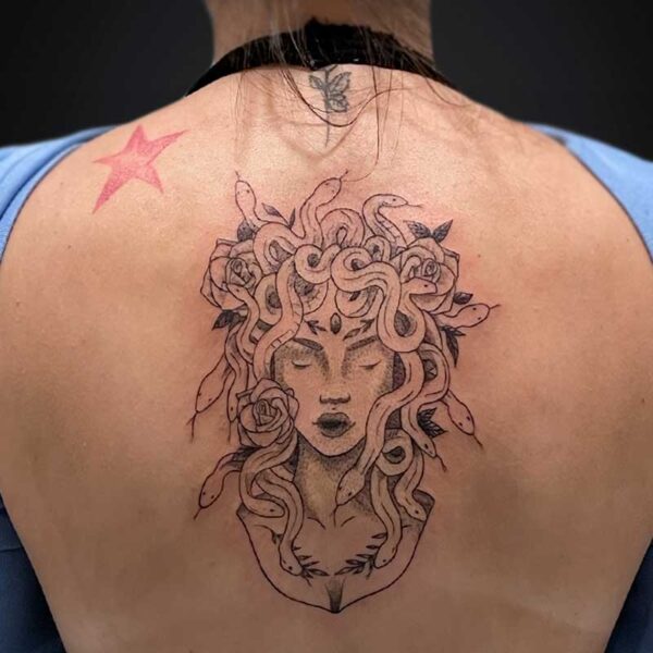fineline-tattoo-Medusa