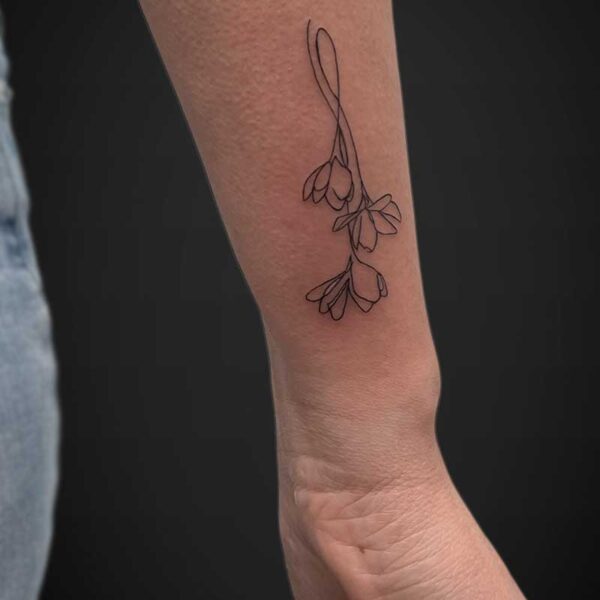 fineline-tattoo-abstract-tulips
