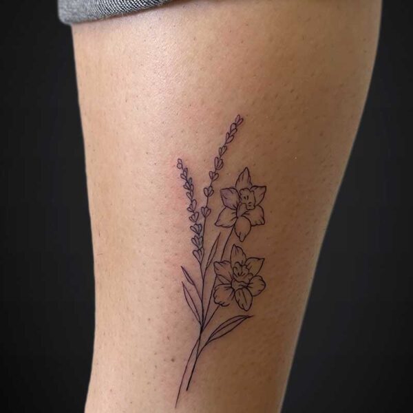 fineline-tattoo-daffodils