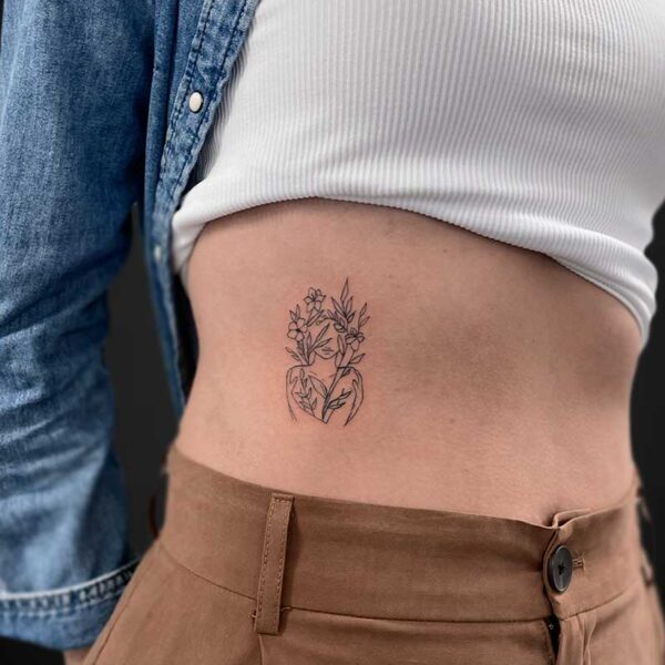 fineline-tattoo-flowers-woman