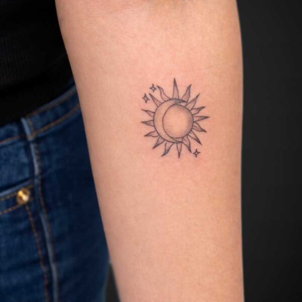 fineline-tattoo-sun-moon-stars