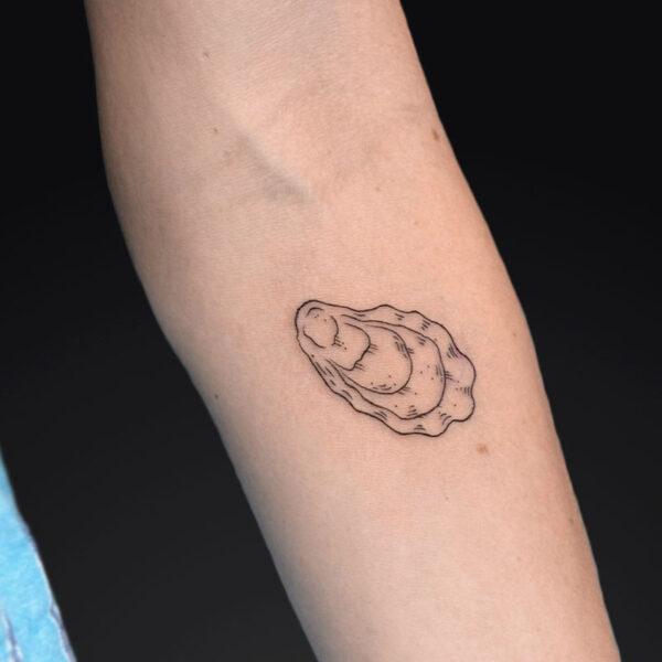 fineline-tattoo-oyster-shell fineline-tattoo-oyster-shell
