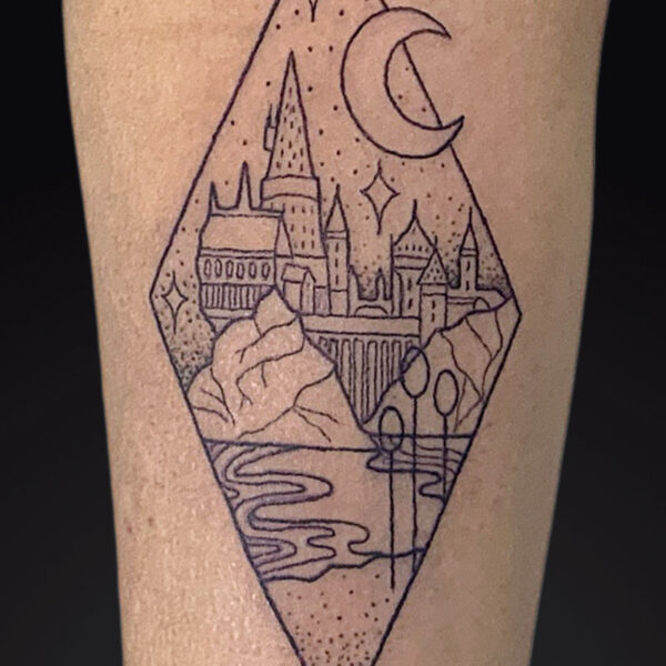 linework-tattoo-Hogwarts-diamond-frame
