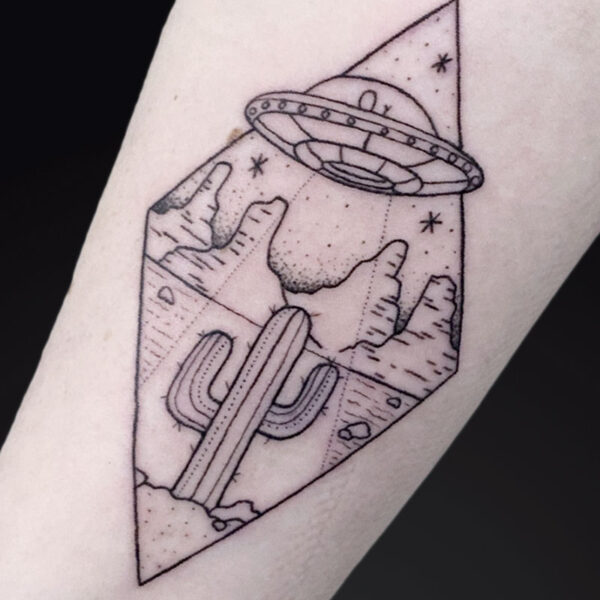 linework-tattoo-UFO-desert-frame