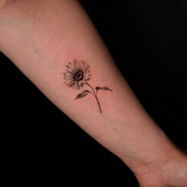 microrealism-tattoo-sunflower