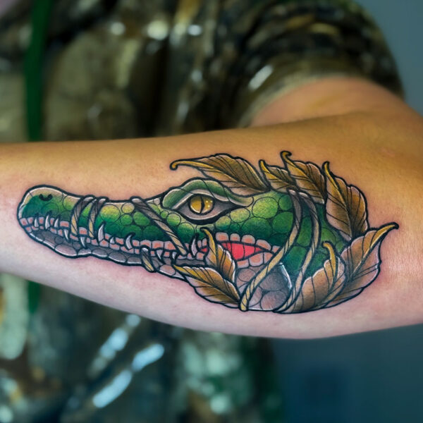 neotraditional-tattoo-crocodile-head-rope