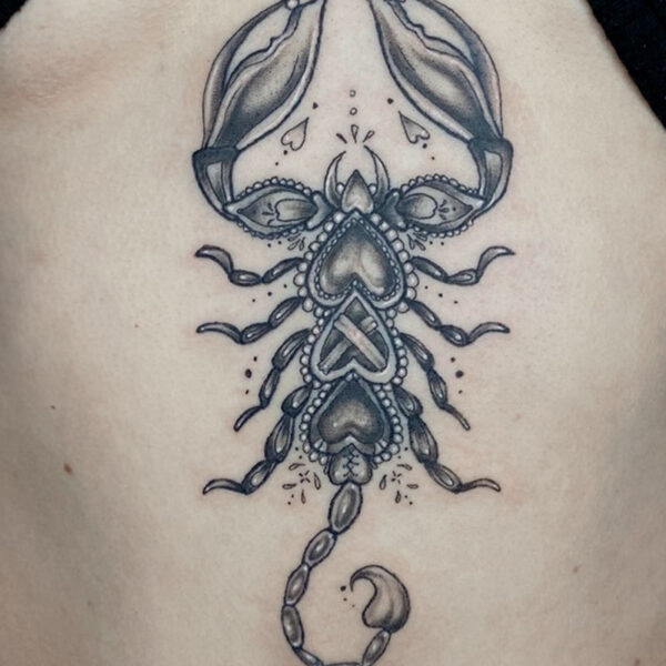 neotraditional-tattoo-ornamental-scorpion
