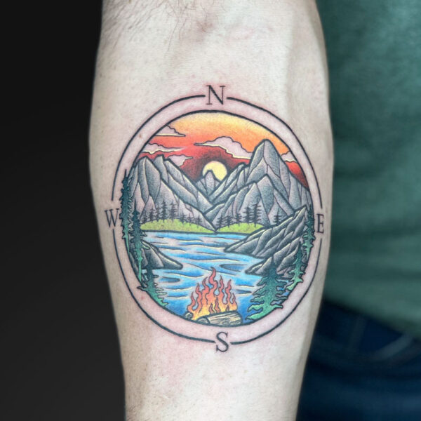 neotraditional-tattoo-wayfinder-mountain-scene