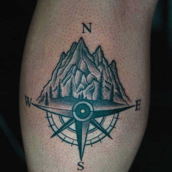 neotraditional-tattoo-wayfinder-mountains